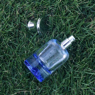 Luxusní parfémová láhev